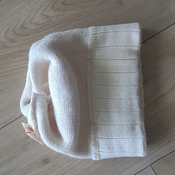 Wigwam 100% Wool Cozy Cream Knit Beanie Women Ski - Picture 3 of 5